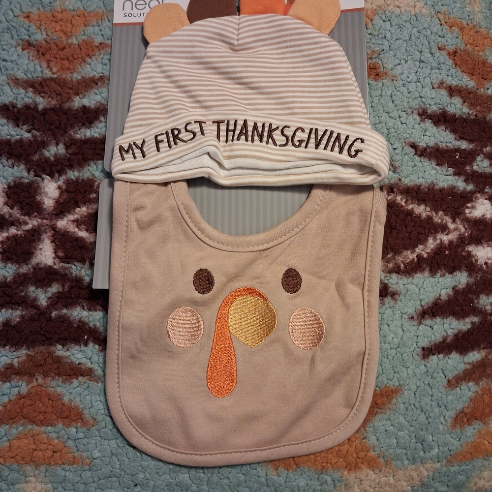 Neutral Baby Thanksgiving Hat and Bib Set